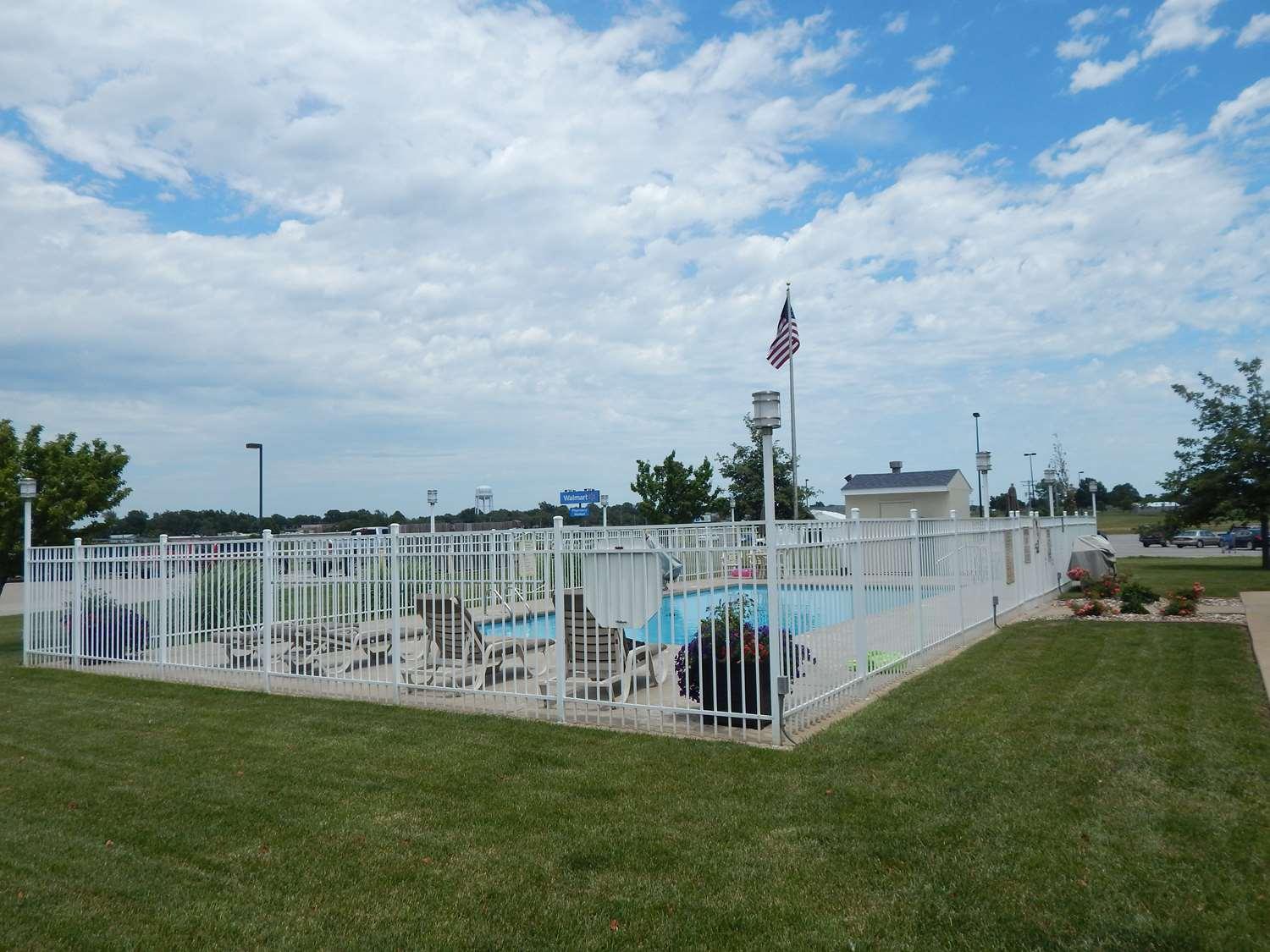Best Western Brookfield Exterior photo