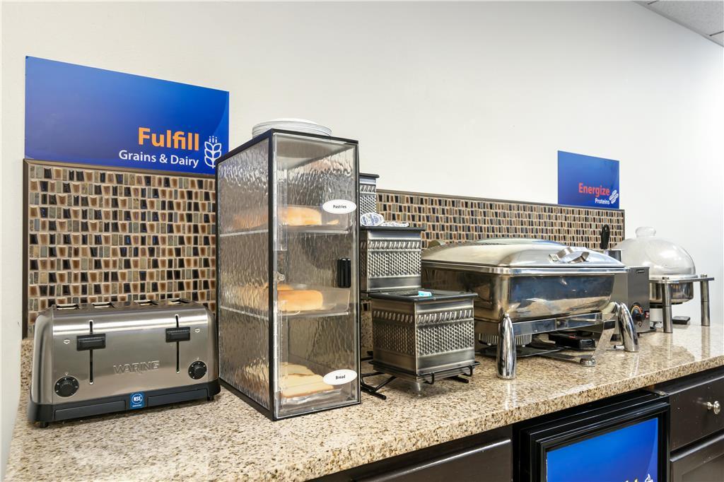 Best Western Brookfield Restaurant photo