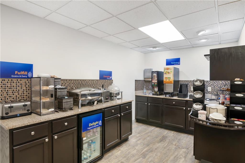 Best Western Brookfield Restaurant photo